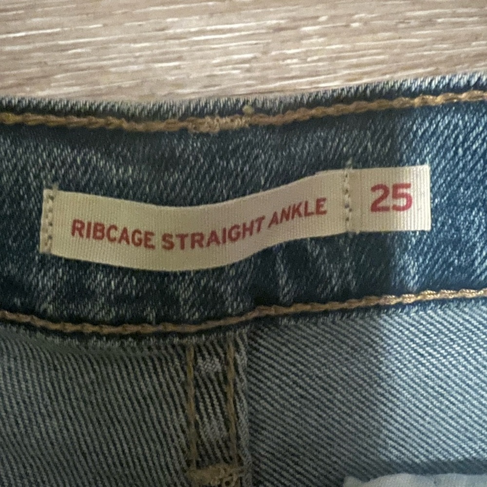 Ribcage Straight Ankle Jeans - Blue